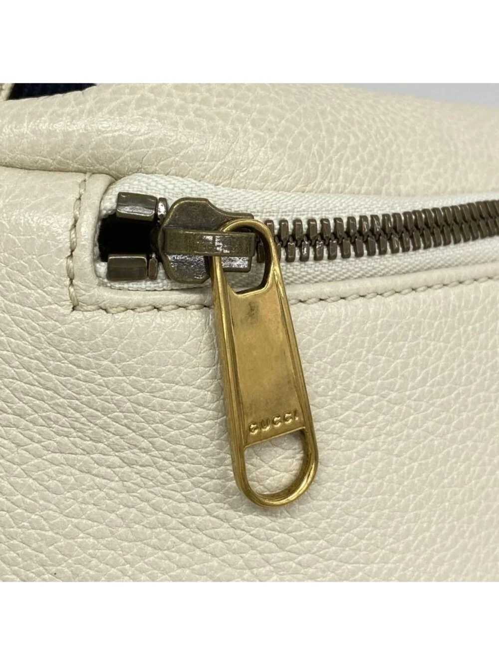 Gucci Waist Bag Leather White Gold
